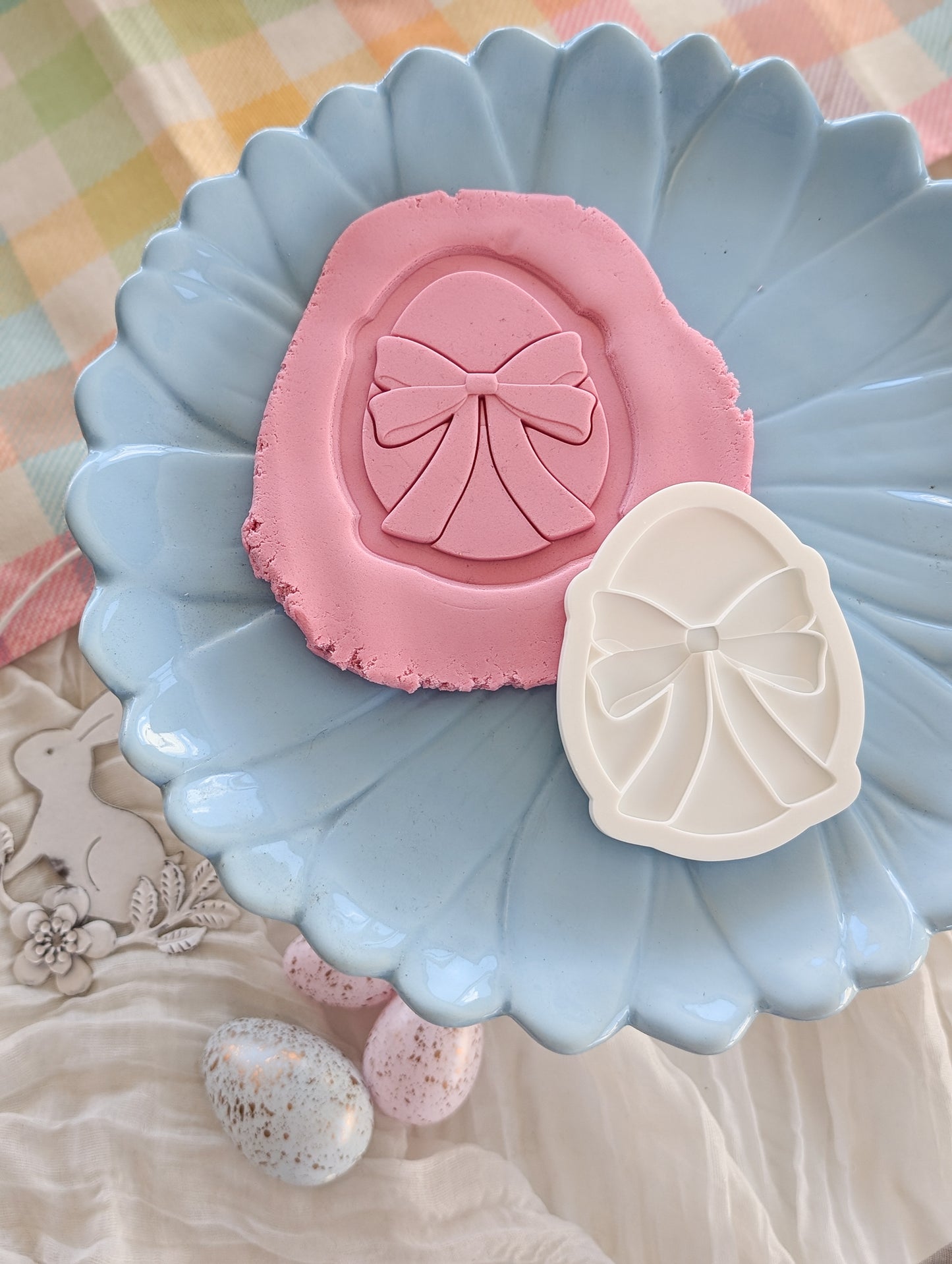 Egg with Bow