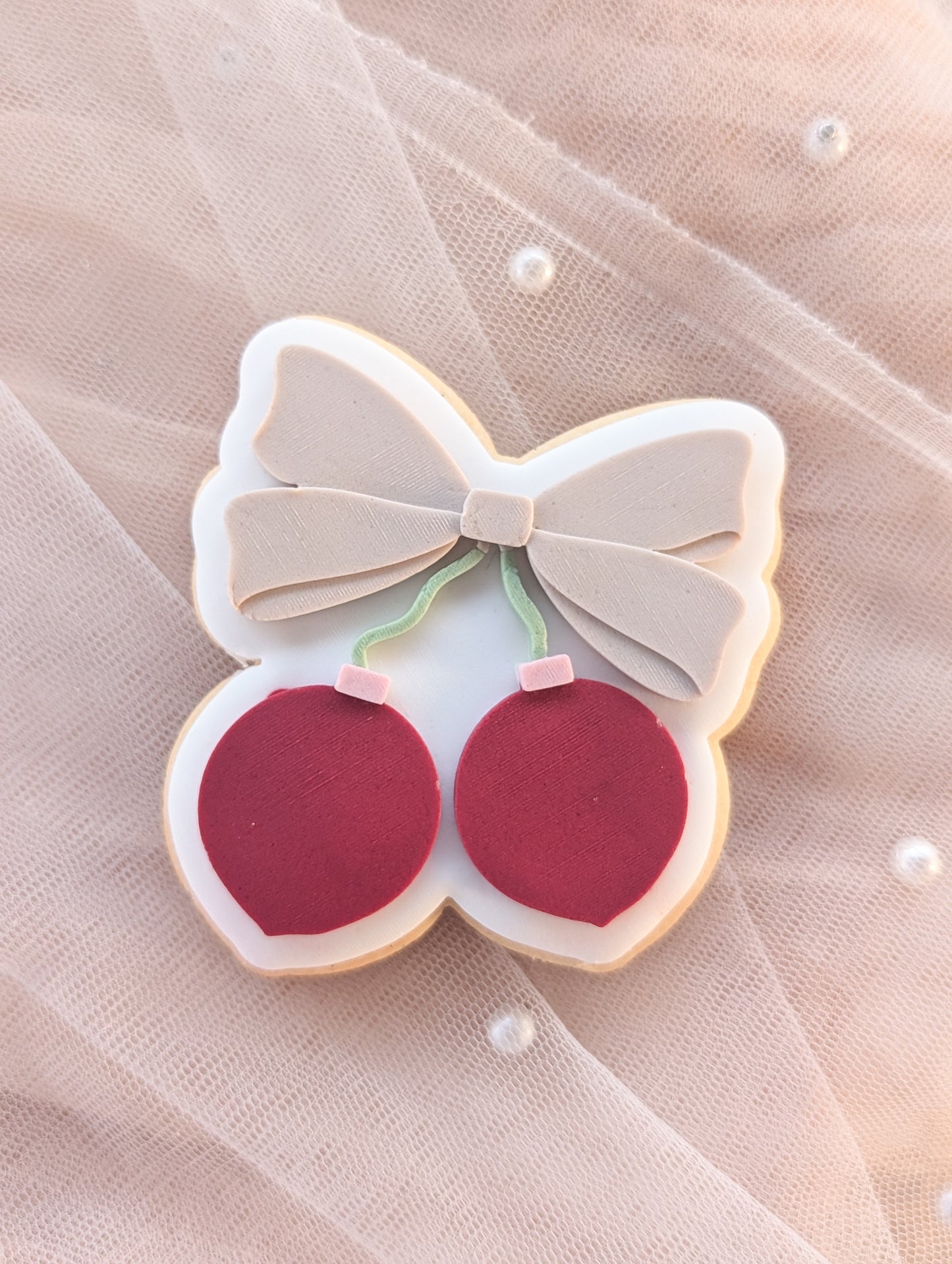 Hanging baubles with Bow