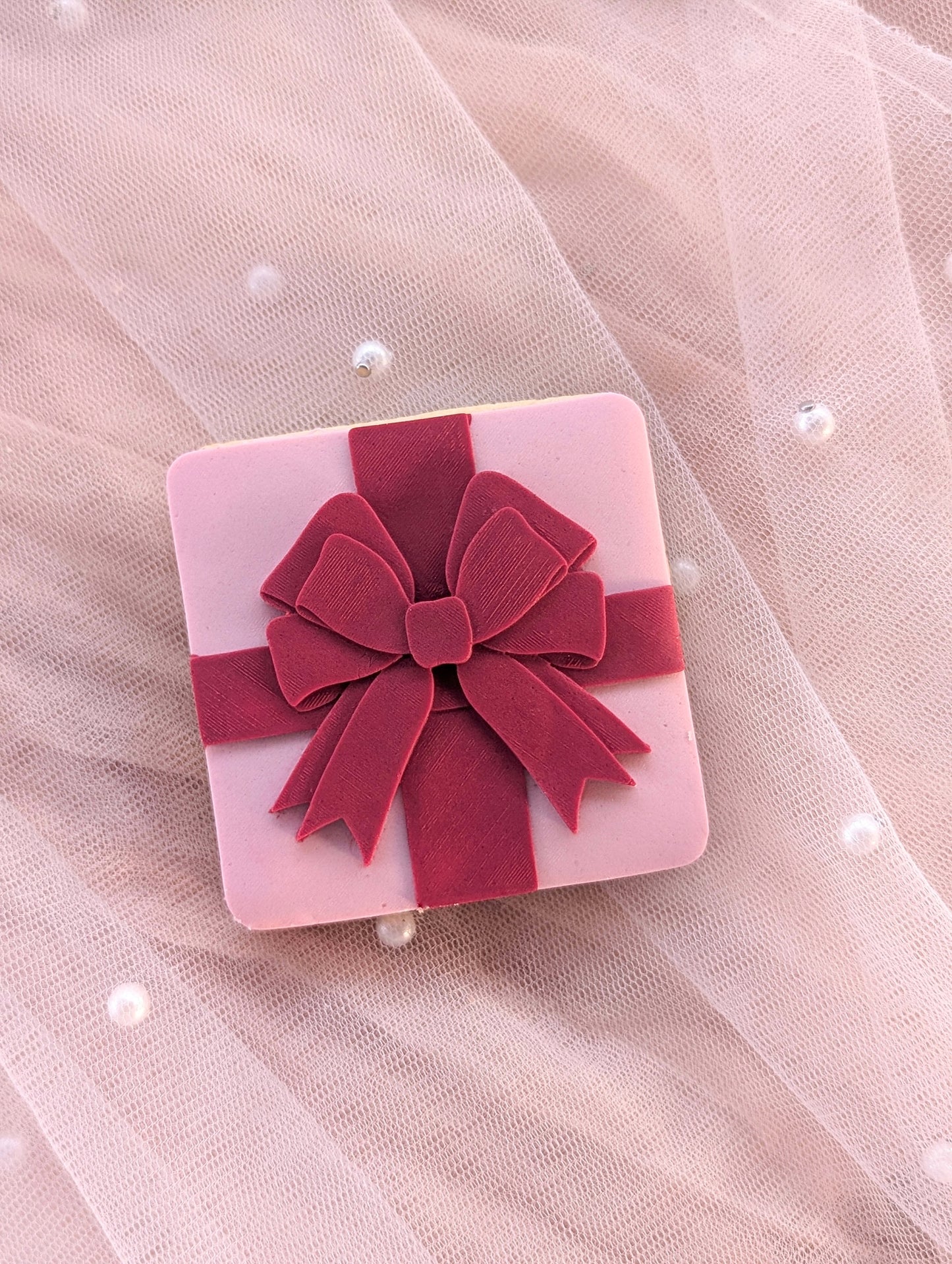 Present with Big Bow (new 2025)