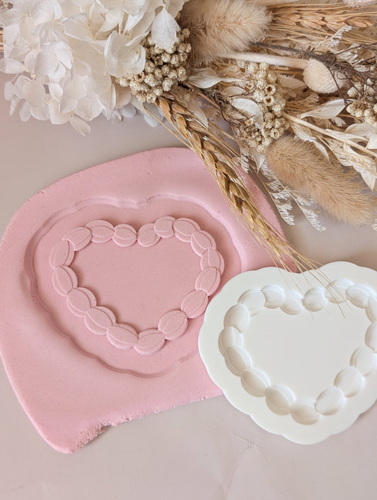 Piped vintage heart